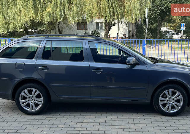 Серый Шкода Октавия, объемом двигателя 1.2 л и пробегом 208 тыс. км за 6200 $, фото 9 на Automoto.ua