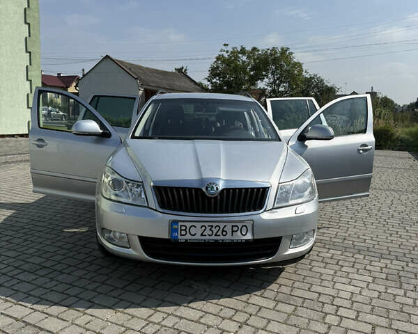 Серый Шкода Октавия, объемом двигателя 1.6 л и пробегом 267 тыс. км за 6800 $, фото 2 на Automoto.ua