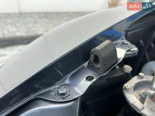 Серый Шкода Октавия, объемом двигателя 2 л и пробегом 211 тыс. км за 13200 $, фото 157 на Automoto.ua