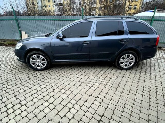 Серый Шкода Октавия, объемом двигателя 1.6 л и пробегом 270 тыс. км за 9000 $, фото 1 на Automoto.ua