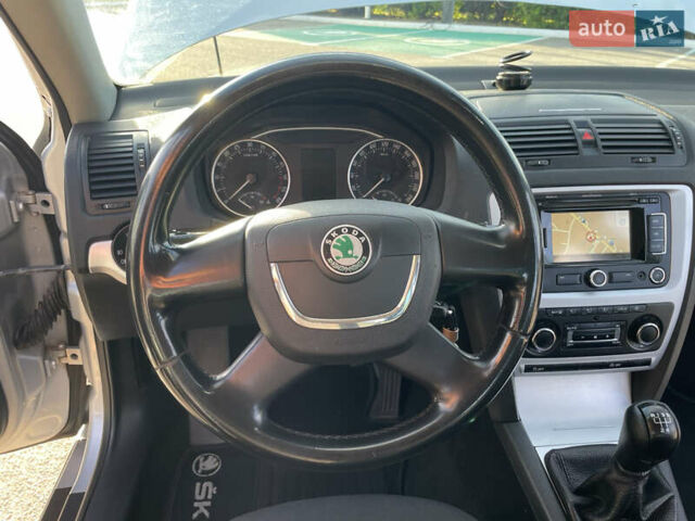 Серый Шкода Октавия, объемом двигателя 1.6 л и пробегом 295 тыс. км за 6800 $, фото 43 на Automoto.ua