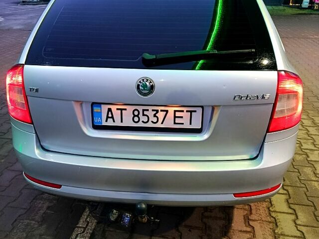 Серый Шкода Октавия, объемом двигателя 1.6 л и пробегом 266 тыс. км за 7500 $, фото 2 на Automoto.ua