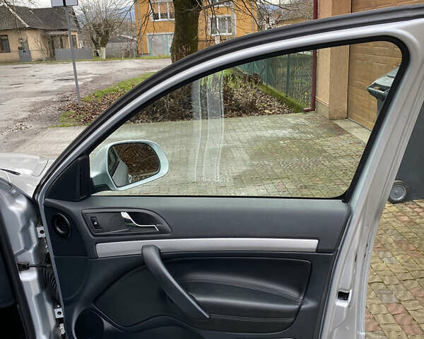 Сірий Шкода Октавія, об'ємом двигуна 1.97 л та пробігом 245 тис. км за 8999 $, фото 20 на Automoto.ua