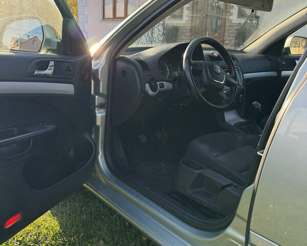 Серый Шкода Октавия, объемом двигателя 1.6 л и пробегом 311 тыс. км за 6400 $, фото 12 на Automoto.ua