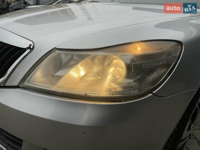 Сірий Шкода Октавія, об'ємом двигуна 1.8 л та пробігом 250 тис. км за 6999 $, фото 7 на Automoto.ua