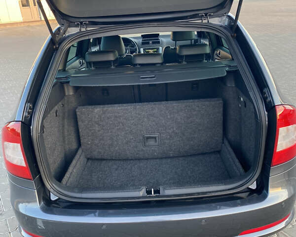 Серый Шкода Октавия, объемом двигателя 2 л и пробегом 218 тыс. км за 9900 $, фото 57 на Automoto.ua