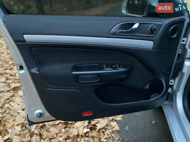 Серый Шкода Октавия, объемом двигателя 1.6 л и пробегом 230 тыс. км за 8300 $, фото 41 на Automoto.ua