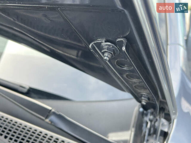Серый Шкода Октавия, объемом двигателя 2 л и пробегом 211 тыс. км за 13200 $, фото 152 на Automoto.ua