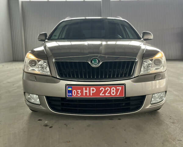 Сірий Шкода Октавія, об'ємом двигуна 1.6 л та пробігом 208 тис. км за 9150 $, фото 19 на Automoto.ua