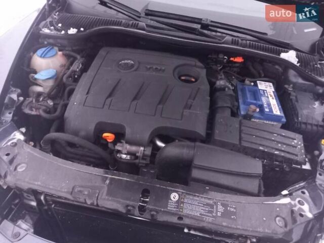 Серый Шкода Октавия, объемом двигателя 1.6 л и пробегом 300 тыс. км за 7500 $, фото 6 на Automoto.ua