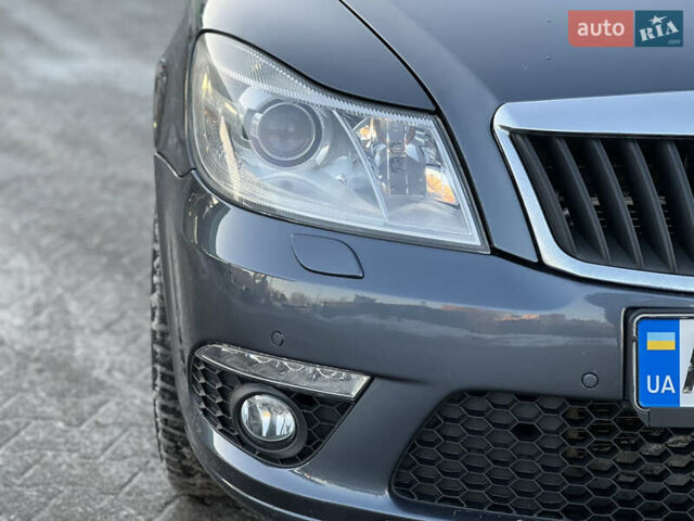 Серый Шкода Октавия, объемом двигателя 2 л и пробегом 252 тыс. км за 10200 $, фото 3 на Automoto.ua