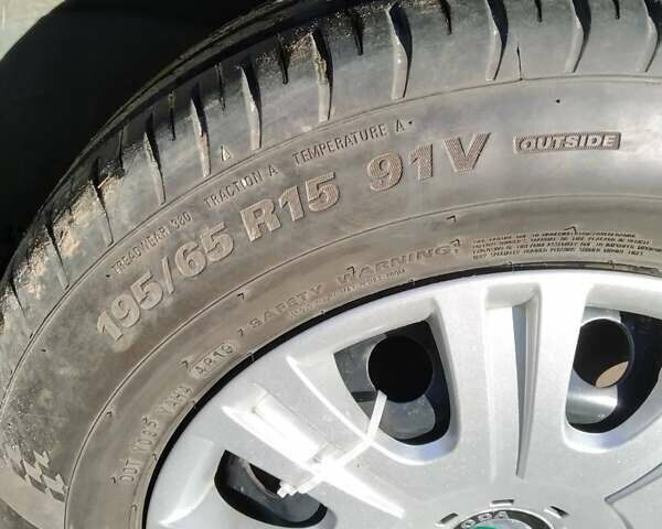 Серый Шкода Октавия, объемом двигателя 1.4 л и пробегом 194 тыс. км за 8750 $, фото 3 на Automoto.ua