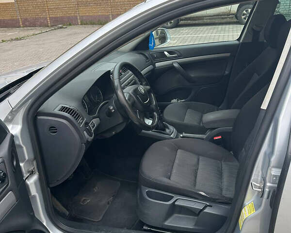 Шкода Октавія 2011 у Харкові на Automoto.ua Сірий Шкода Октавія, об'ємом двигуна 1.6 л та пробігом 232 тис. км за 7500 $, фото 8 на Automoto.ua