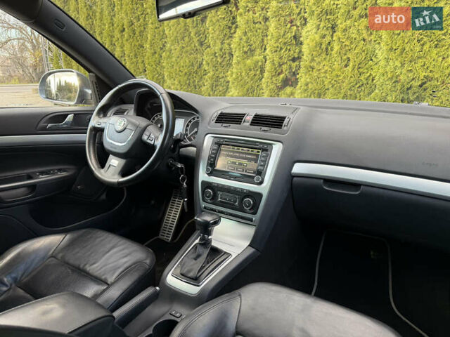 Серый Шкода Октавия, объемом двигателя 2 л и пробегом 230 тыс. км за 9499 $, фото 63 на Automoto.ua