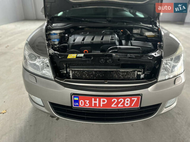 Сірий Шкода Октавія, об'ємом двигуна 1.6 л та пробігом 208 тис. км за 9150 $, фото 49 на Automoto.ua