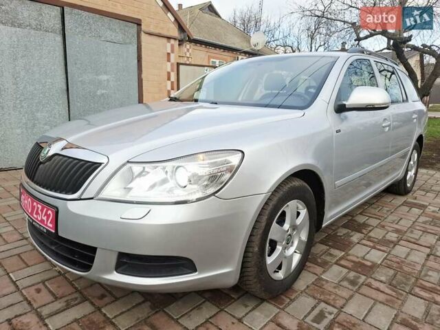 Серый Шкода Октавия, объемом двигателя 1.6 л и пробегом 194 тыс. км за 8350 $, фото 1 на Automoto.ua