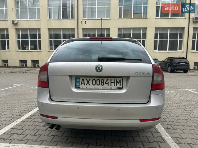 Шкода Октавія 2011 у Харкові на Automoto.ua Сірий Шкода Октавія, об'ємом двигуна 1.6 л та пробігом 232 тис. км за 7500 $, фото 5 на Automoto.ua