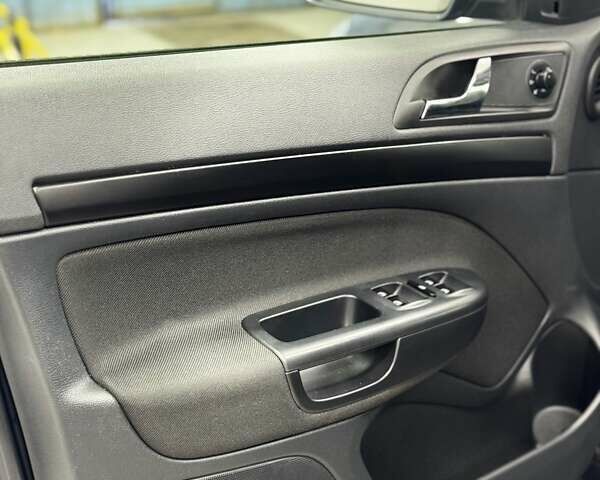 Серый Шкода Октавия, объемом двигателя 2 л и пробегом 217 тыс. км за 10750 $, фото 69 на Automoto.ua