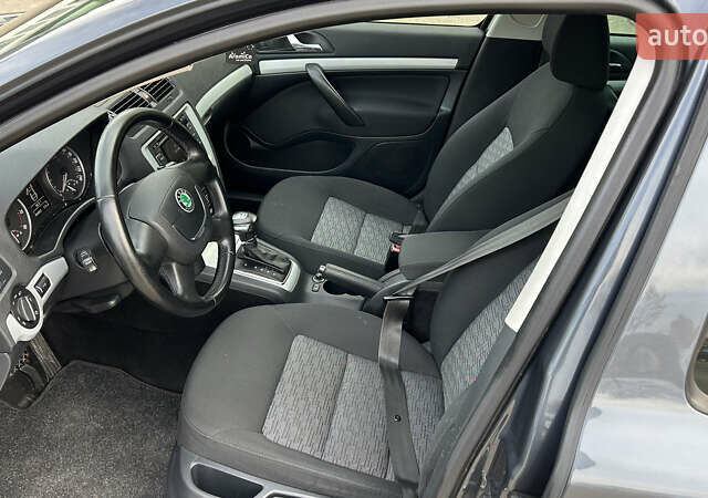 Серый Шкода Октавия, объемом двигателя 1.2 л и пробегом 209 тыс. км за 6200 $, фото 12 на Automoto.ua