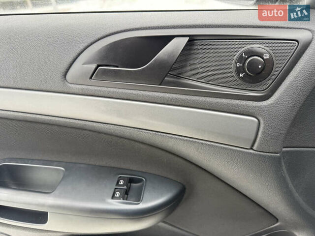 Серый Шкода Октавия, объемом двигателя 1.6 л и пробегом 275 тыс. км за 6500 $, фото 38 на Automoto.ua