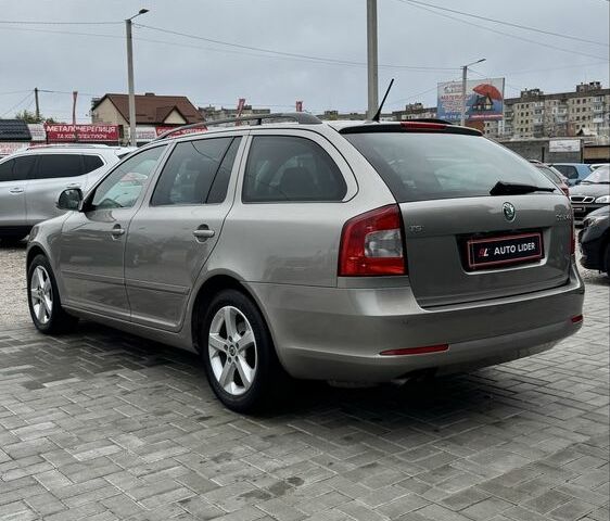 Шкода Октавія 2011 у Кропивницькому (Кіровограді) на Automoto.ua Сірий Шкода Октавія, об'ємом двигуна 1.8 л та пробігом 240 тис. км за 7900 $, фото 5 на Automoto.ua
