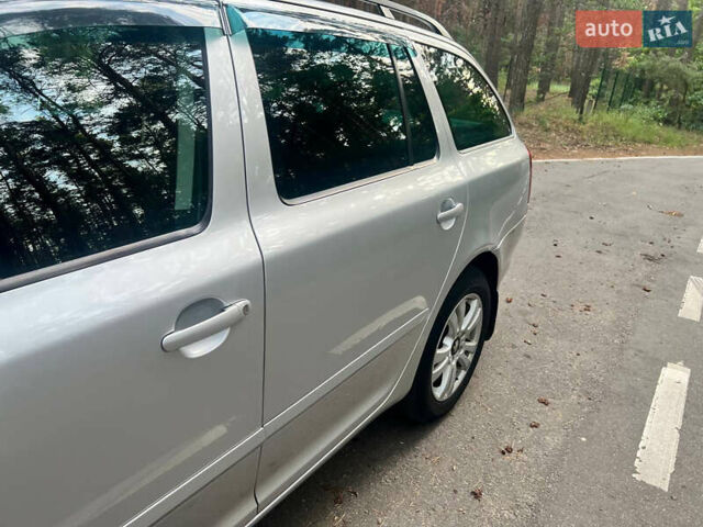 Серый Шкода Октавия, объемом двигателя 1.6 л и пробегом 295 тыс. км за 6800 $, фото 3 на Automoto.ua