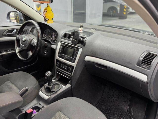Серый Шкода Октавия, объемом двигателя 1.8 л и пробегом 276 тыс. км за 8800 $, фото 11 на Automoto.ua