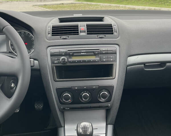 Сірий Шкода Октавія, об'ємом двигуна 1.39 л та пробігом 175 тис. км за 7900 $, фото 19 на Automoto.ua