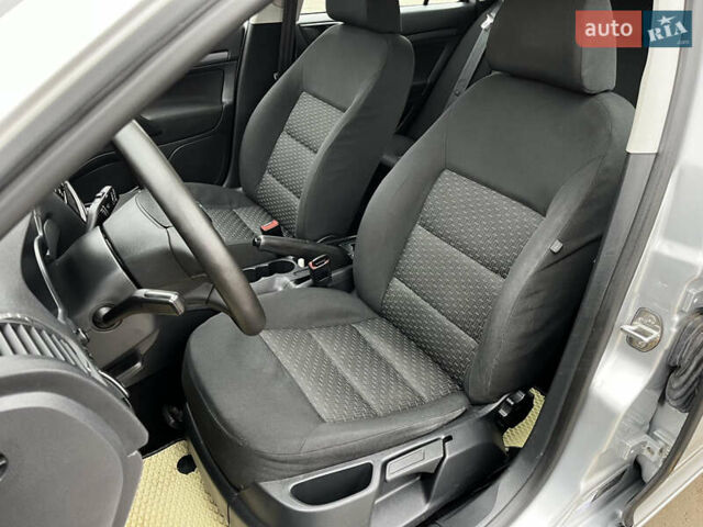 Серый Шкода Октавия, объемом двигателя 1.6 л и пробегом 331 тыс. км за 6650 $, фото 31 на Automoto.ua