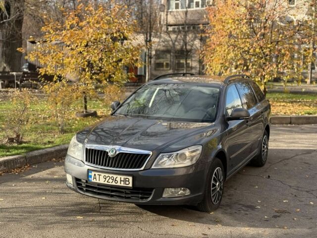 Сірий Шкода Октавія, об'ємом двигуна 1.6 л та пробігом 228 тис. км за 7900 $, фото 1 на Automoto.ua