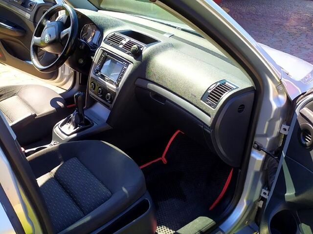 Сірий Шкода Октавія, об'ємом двигуна 1.6 л та пробігом 280 тис. км за 5999 $, фото 1 на Automoto.ua