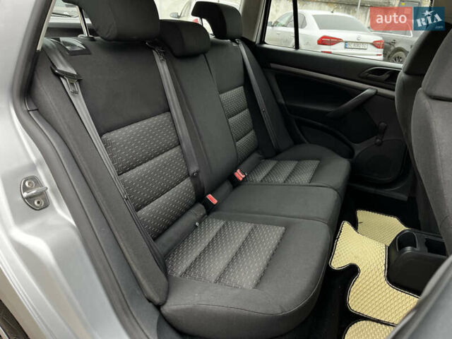 Серый Шкода Октавия, объемом двигателя 1.6 л и пробегом 331 тыс. км за 6650 $, фото 24 на Automoto.ua