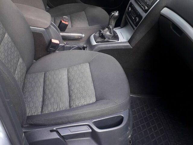 Шкода Октавия 2011 в Полтаве на Automoto.ua Серый Шкода Октавия, объемом двигателя 1.8 л и пробегом 160 тыс. км за 7000 $, фото 3 на Automoto.ua