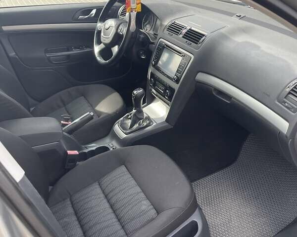 Сірий Шкода Октавія, об'ємом двигуна 1.8 л та пробігом 240 тис. км за 7900 $, фото 9 на Automoto.ua
