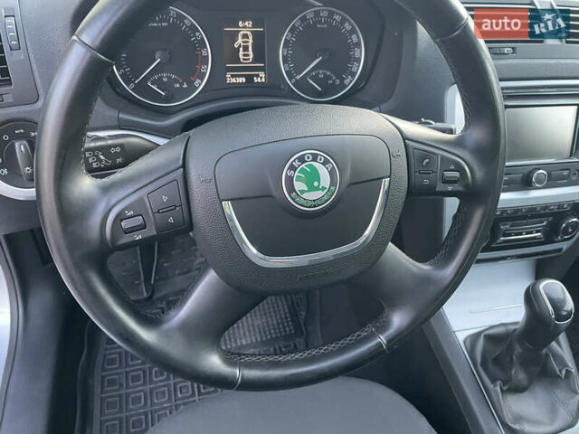 Сірий Шкода Октавія, об'ємом двигуна 1.6 л та пробігом 236 тис. км за 8800 $, фото 12 на Automoto.ua