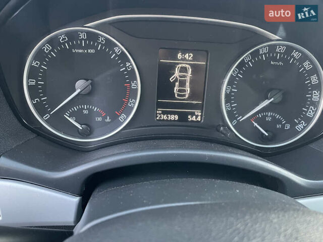 Сірий Шкода Октавія, об'ємом двигуна 1.6 л та пробігом 236 тис. км за 8800 $, фото 15 на Automoto.ua