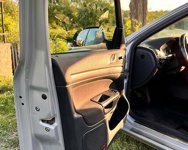 Серый Шкода Октавия, объемом двигателя 1.6 л и пробегом 337 тыс. км за 7500 $, фото 8 на Automoto.ua