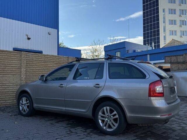 Шкода Октавія 2011 у Миколаєві на Automoto.ua Сірий Шкода Октавія, об'ємом двигуна 1.6 л та пробігом 160 тис. км за 8800 $, фото 6 на Automoto.ua