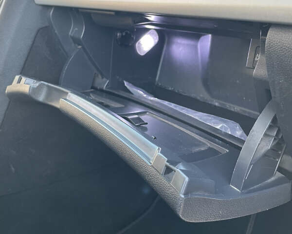 Серый Шкода Октавия, объемом двигателя 1.6 л и пробегом 295 тыс. км за 6800 $, фото 46 на Automoto.ua