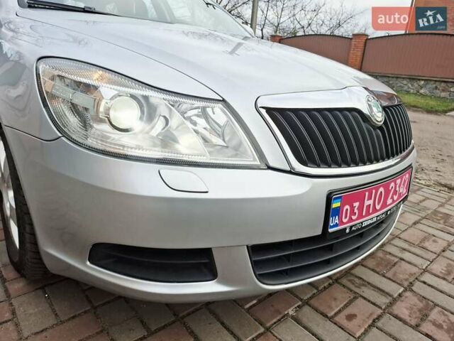 Серый Шкода Октавия, объемом двигателя 1.6 л и пробегом 194 тыс. км за 8350 $, фото 7 на Automoto.ua