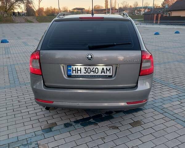 Серый Шкода Октавия, объемом двигателя 1.2 л и пробегом 206 тыс. км за 7300 $, фото 3 на Automoto.ua
