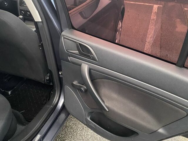 Шкода Октавия 2011 в Киеве на Automoto.ua Серый Шкода Октавия, объемом двигателя 1.6 л и пробегом 135 тыс. км за 7500 $, фото 10 на Automoto.ua