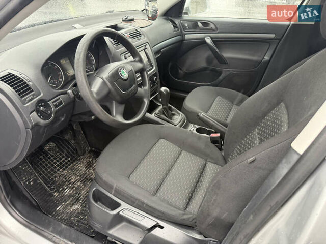 Сірий Шкода Октавія, об'ємом двигуна 1.6 л та пробігом 220 тис. км за 7300 $, фото 10 на Automoto.ua