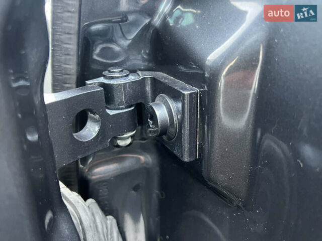 Серый Шкода Октавия, объемом двигателя 2 л и пробегом 211 тыс. км за 12950 $, фото 125 на Automoto.ua