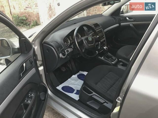 Шкода Октавія 2011 у Луцьку на Automoto.ua Сірий Шкода Октавія, об'ємом двигуна 0 л та пробігом 187 тис. км за 7850 $, фото 22 на Automoto.ua