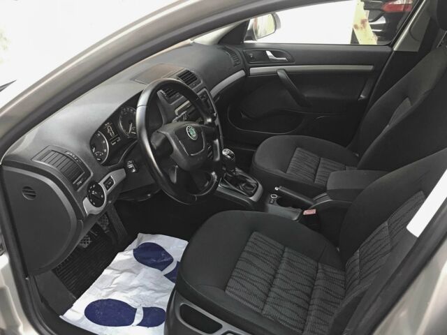 Серый Шкода Октавия, объемом двигателя 0 л и пробегом 187 тыс. км за 7850 $, фото 19 на Automoto.ua