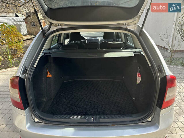 Серый Шкода Октавия, объемом двигателя 1.6 л и пробегом 374 тыс. км за 6600 $, фото 15 на Automoto.ua