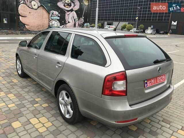 Шкода Октавія 2011 у Луцьку на Automoto.ua Сірий Шкода Октавія, об'ємом двигуна 0 л та пробігом 187 тис. км за 7850 $, фото 10 на Automoto.ua