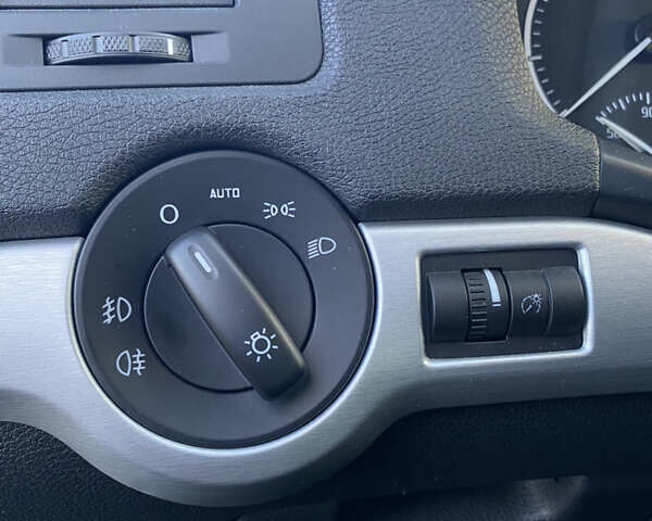 Серый Шкода Октавия, объемом двигателя 2 л и пробегом 218 тыс. км за 9900 $, фото 44 на Automoto.ua