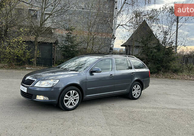 Серый Шкода Октавия, объемом двигателя 1.2 л и пробегом 209 тыс. км за 6200 $, фото 1 на Automoto.ua